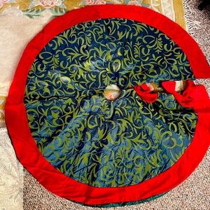 Christmas tree skirt